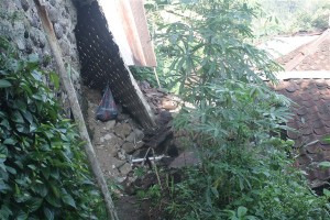 Longsor di Sepanjang_08012016 (1)